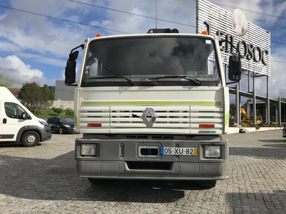 Camião Renault Com Grua Hiab e Rampas · Ano 1995 — imagem 2