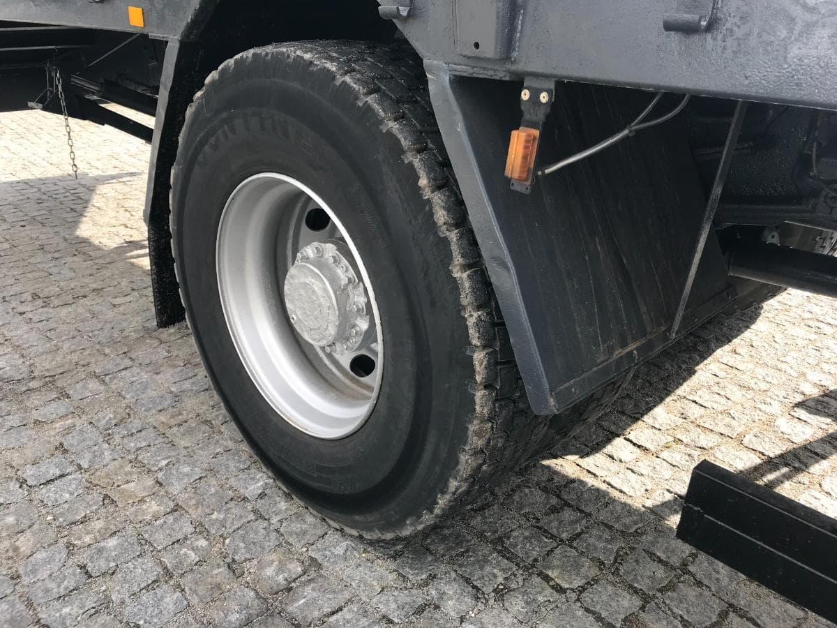 Camião Renault Com Grua Hiab e Rampas · Ano 1995 — imagem 19