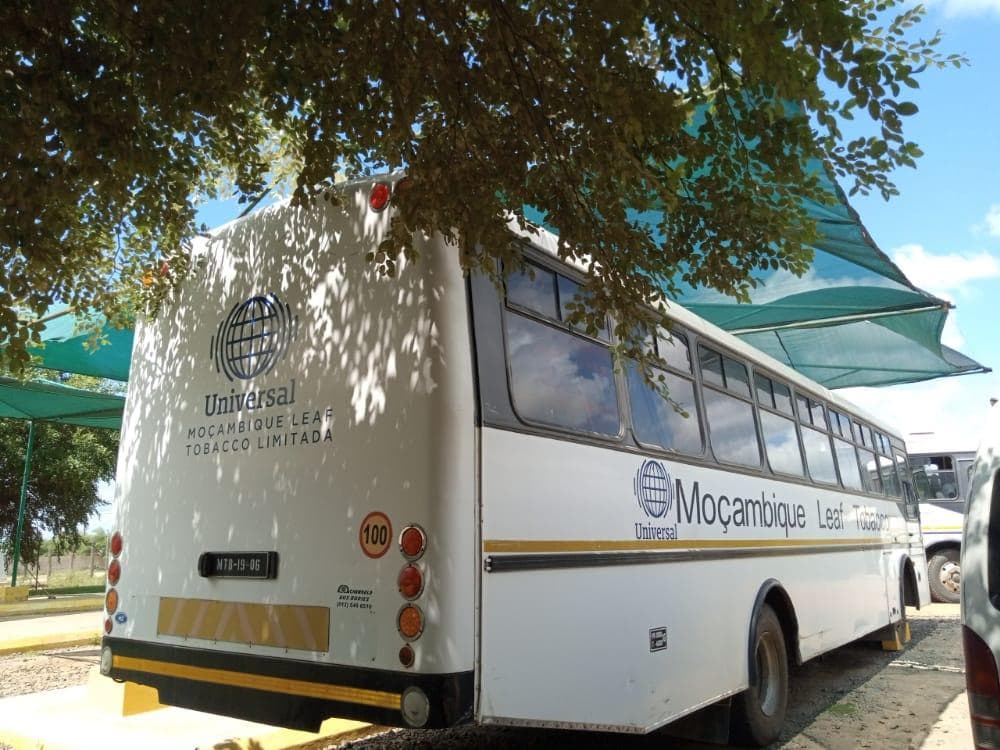 Tete - Autocarro Nissan UD · — imagen 5
