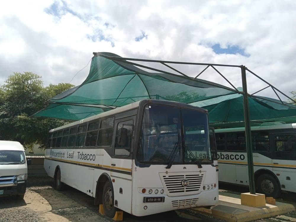 Tete - Autocarro Nissan UD · — imagen 26