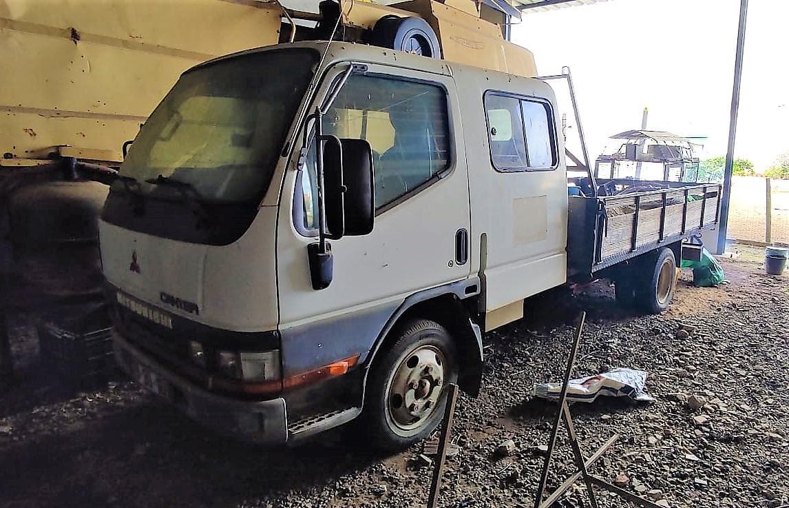 Mitsubishi Canter 7 lugares — imagen 1