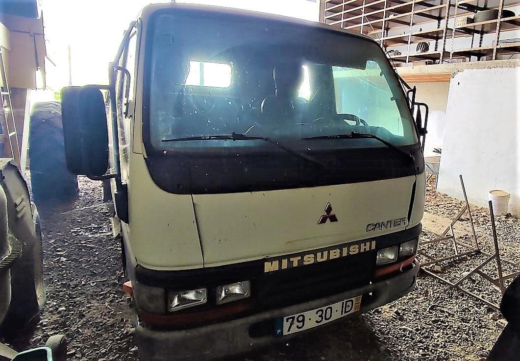 Mitsubishi Canter 7 lugares — imagen 3