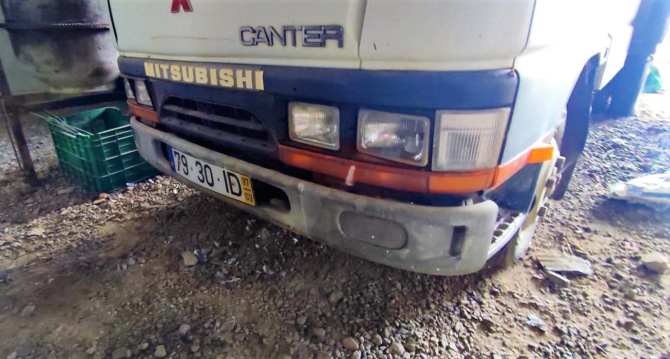 Mitsubishi Canter 7 lugares — imagen 5