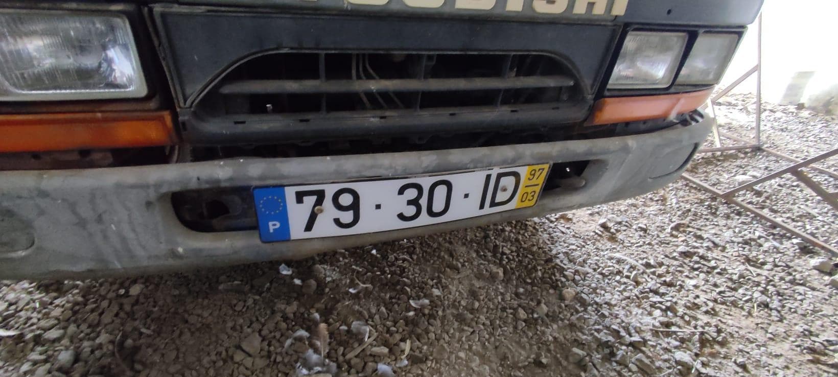 Mitsubishi Canter 7 lugares — imagen 6