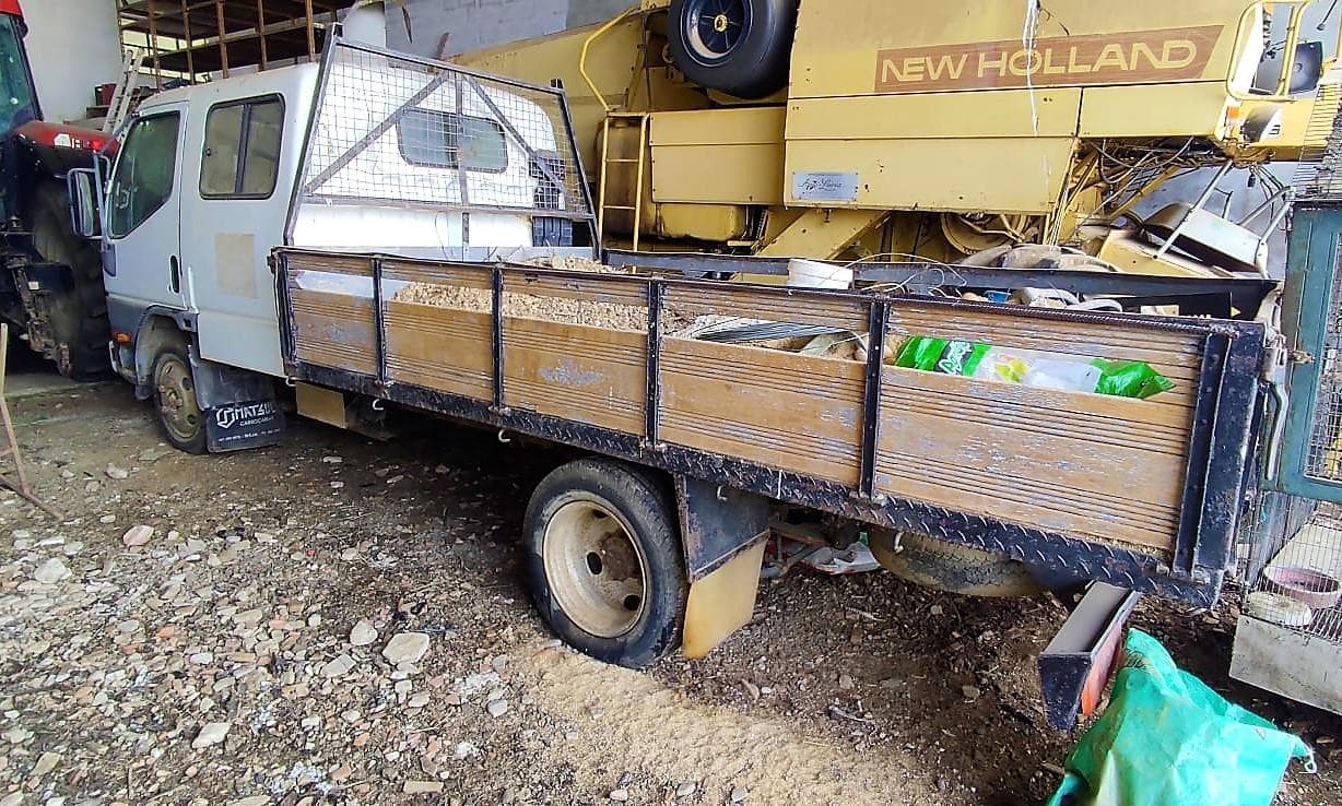 Mitsubishi Canter 7 lugares — imagen 2