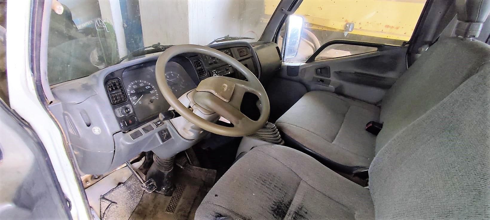 Mitsubishi Canter 7 lugares — imagen 9