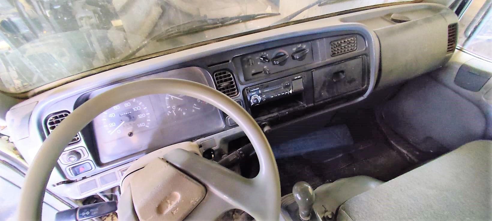 Mitsubishi Canter 7 lugares — imagen 10