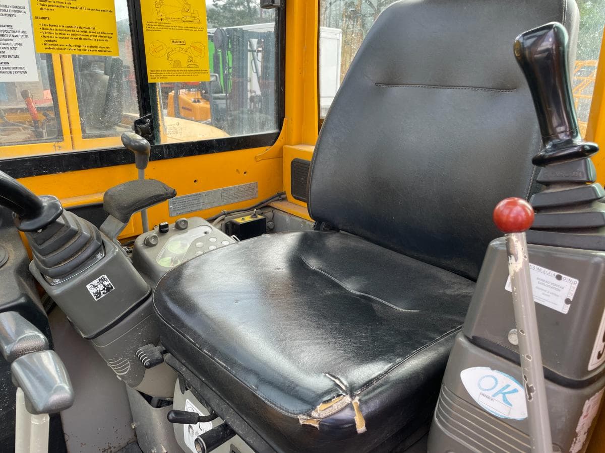 Mini Giratória Yanmar VIO 25 — imagem 7