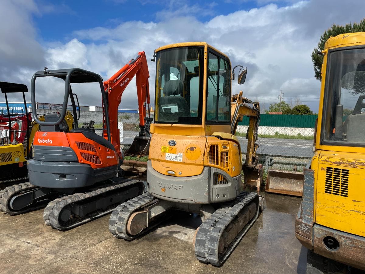 Mini Giratória Yanmar VIO 25 — imagem 5
