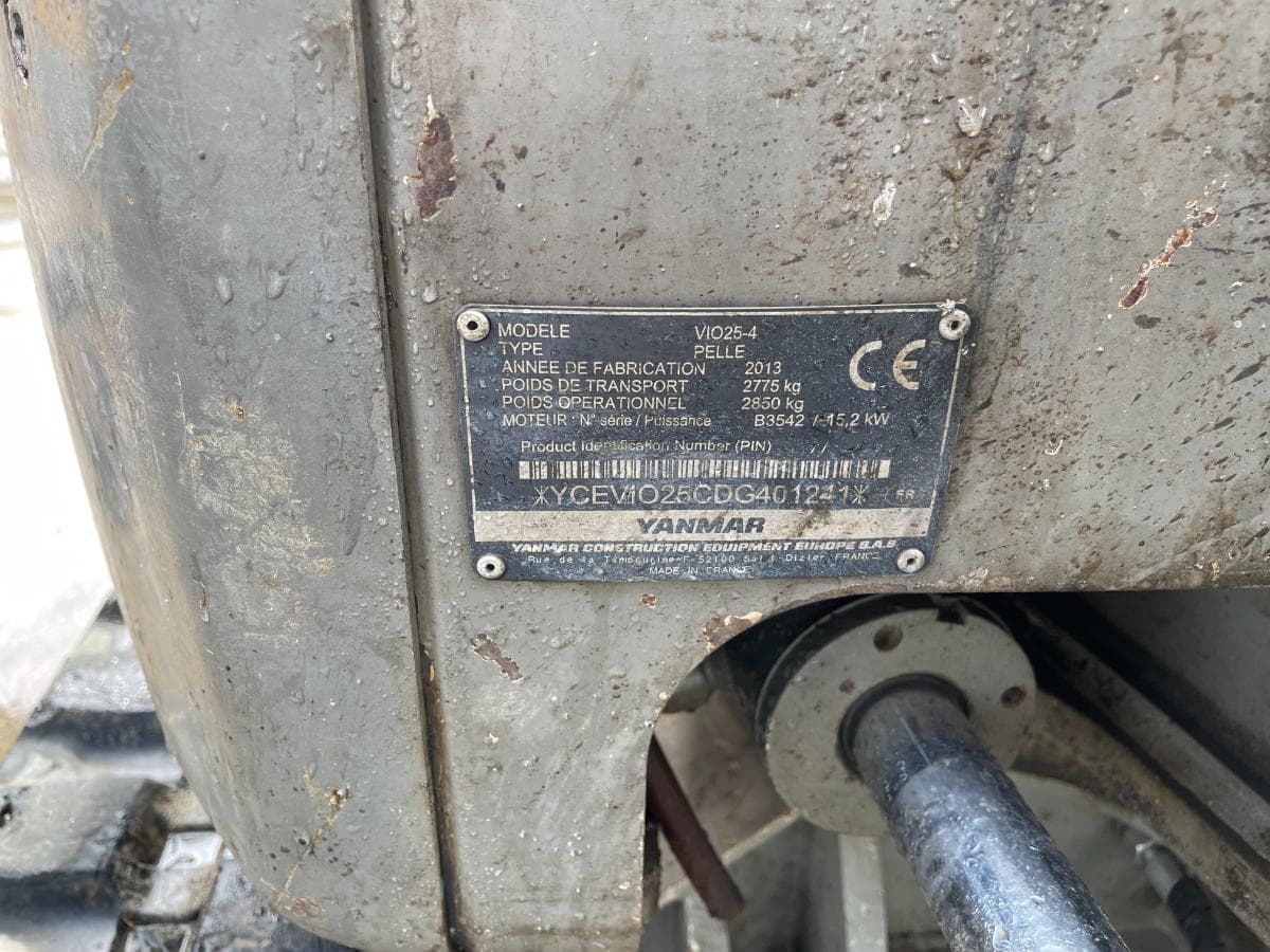 Mini Giratória Yanmar VIO 25 — imagem 9