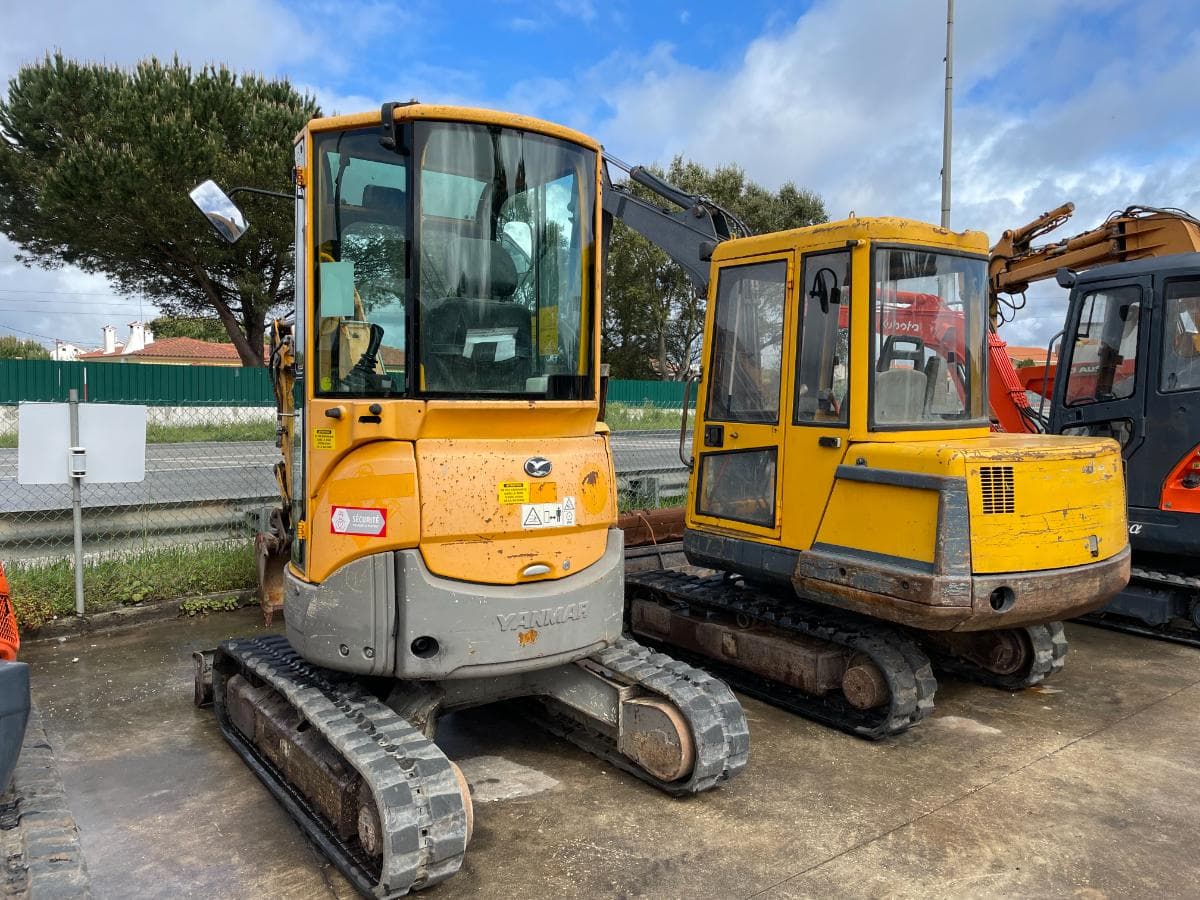 Mini Giratória Yanmar VIO 25 — imagem 6