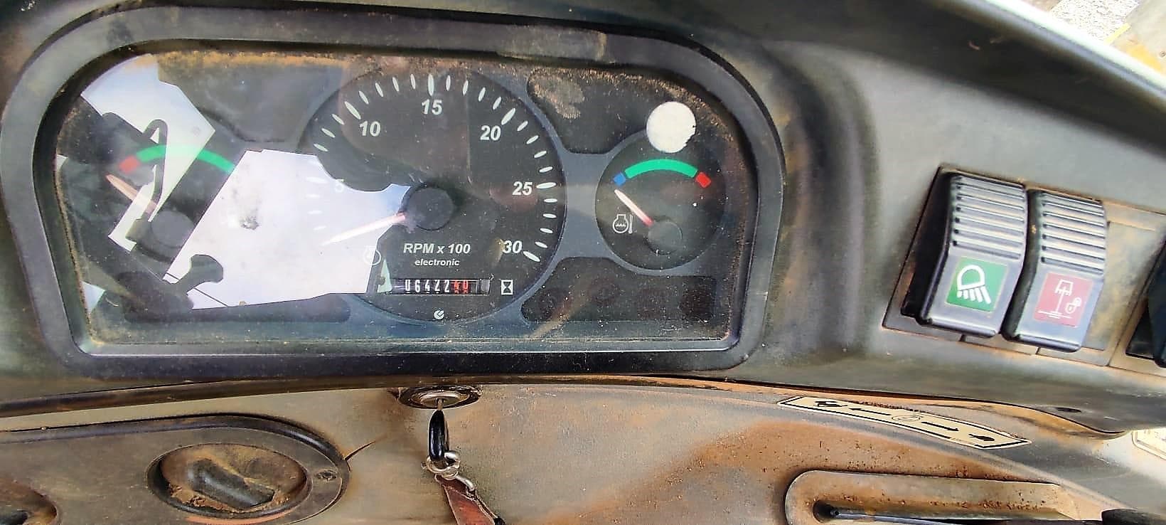 Retro Escavadora New Holland LB 95 — imagem 15