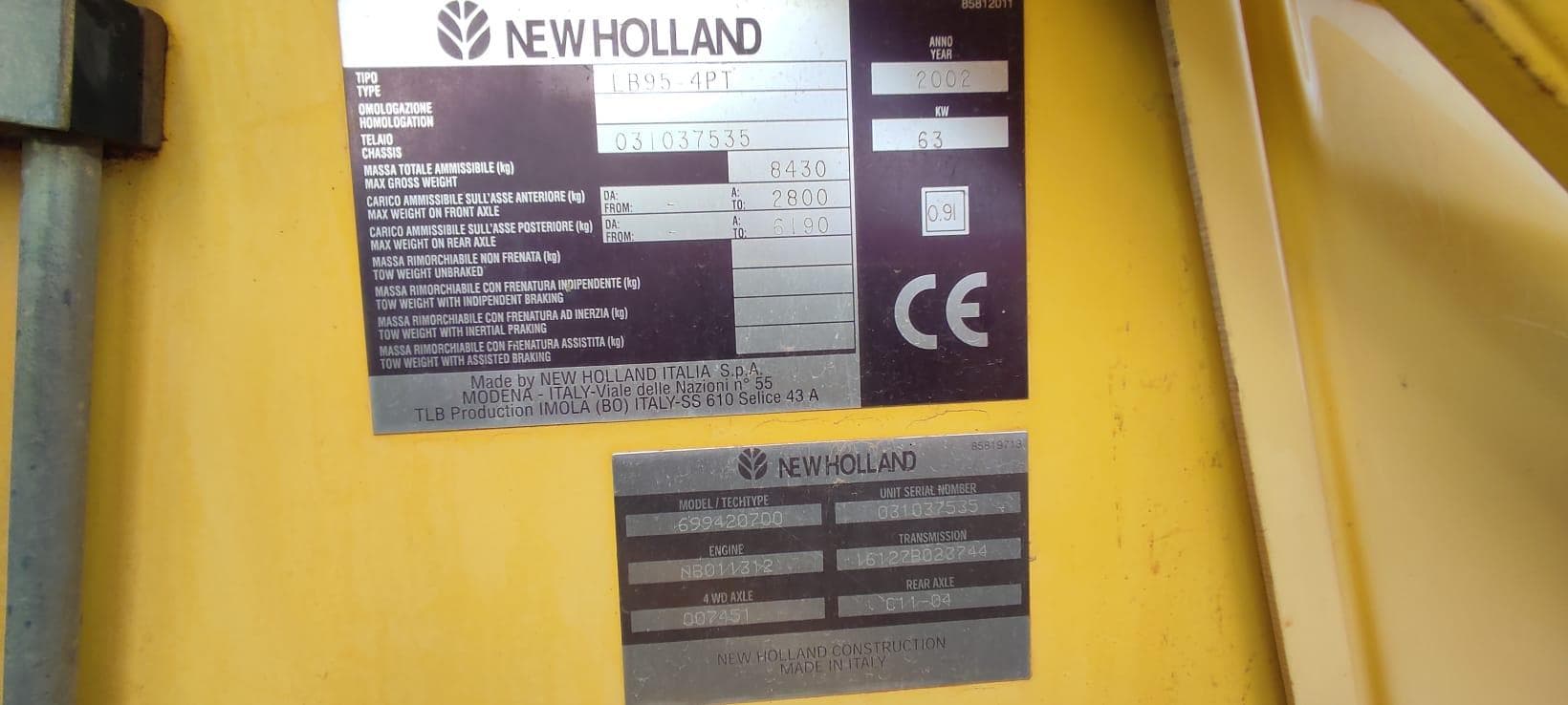 Retro Escavadora New Holland LB 95 — imagem 13