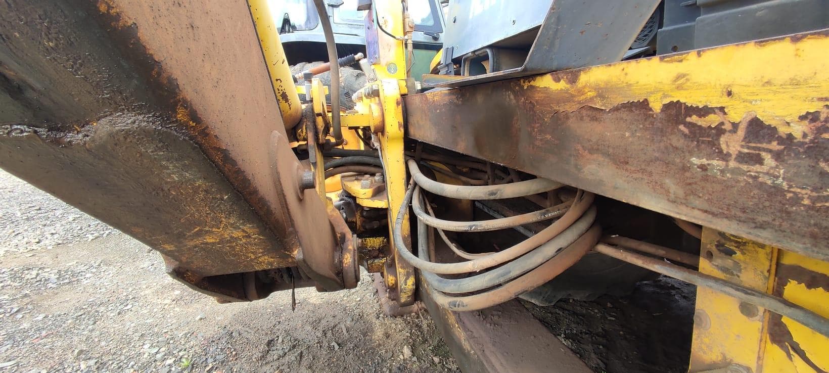 Retro Escavadora New Holland LB 95 — imagem 7
