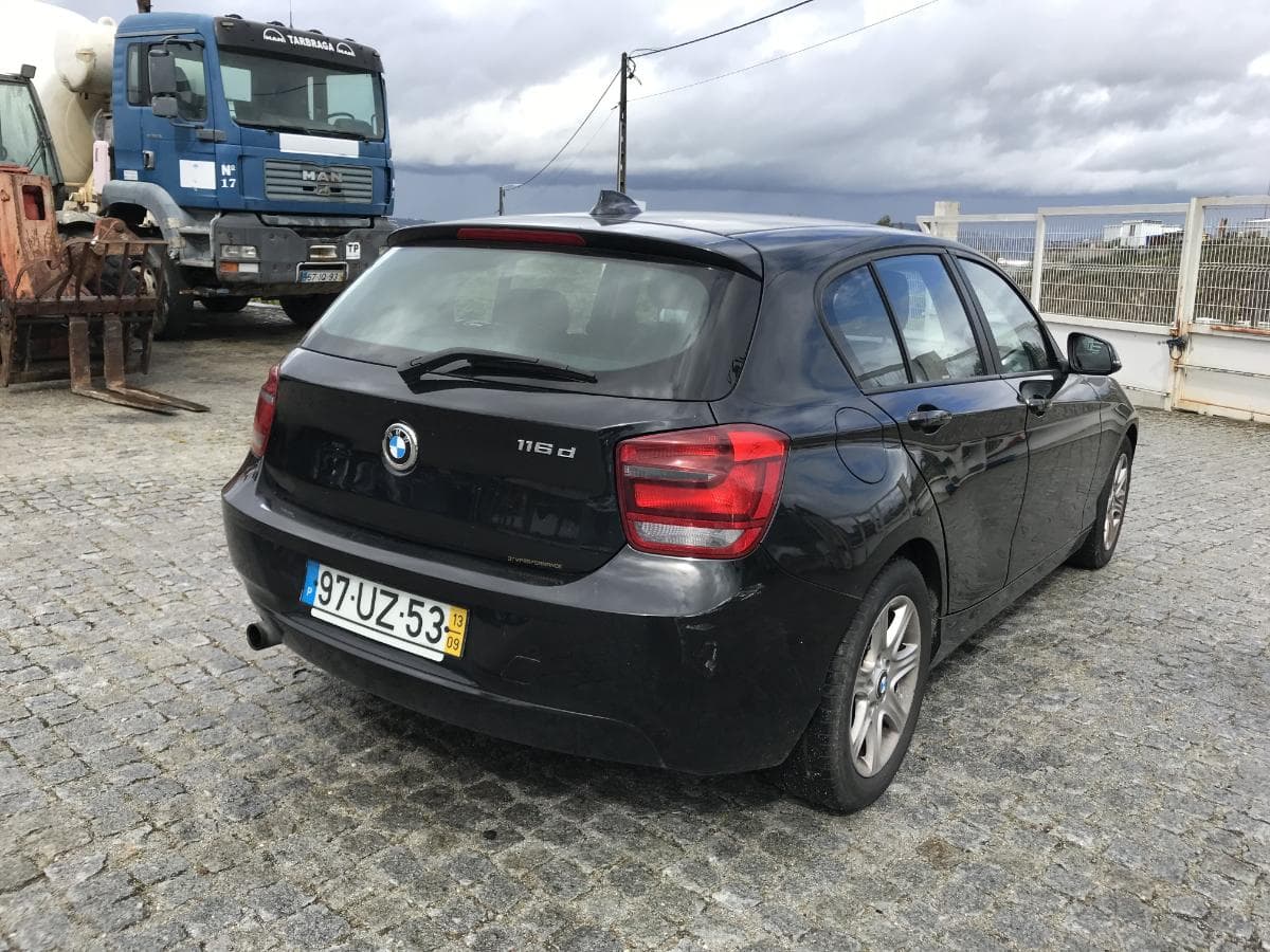 BMW 116D · Ano 2013 — imagem 6