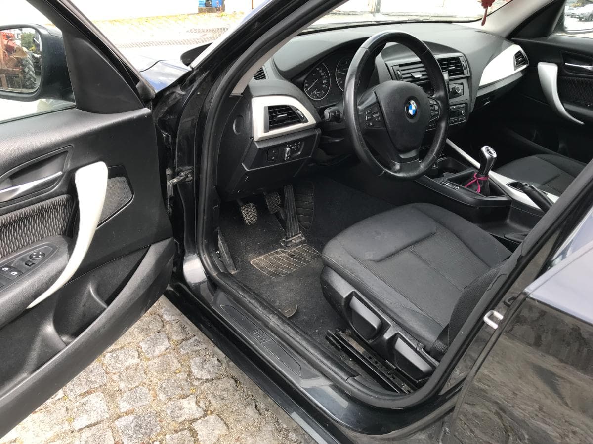 BMW 116D · Ano 2013 — imagem 17