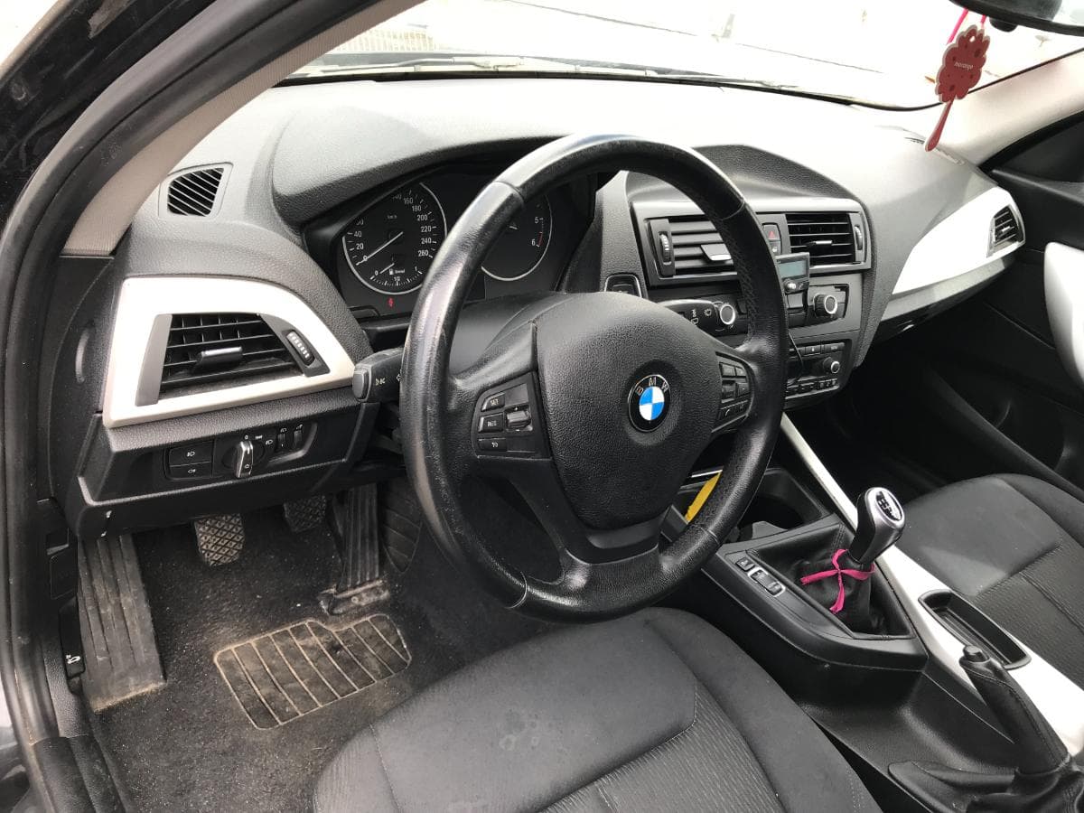 BMW 116D · Ano 2013 — imagem 20