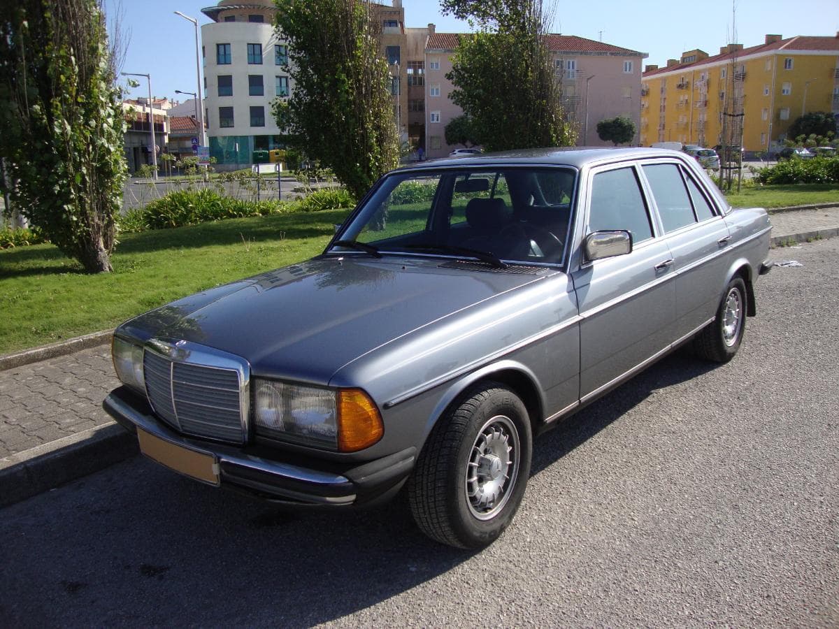 Mercedes-Benz 240 D — imagem 3