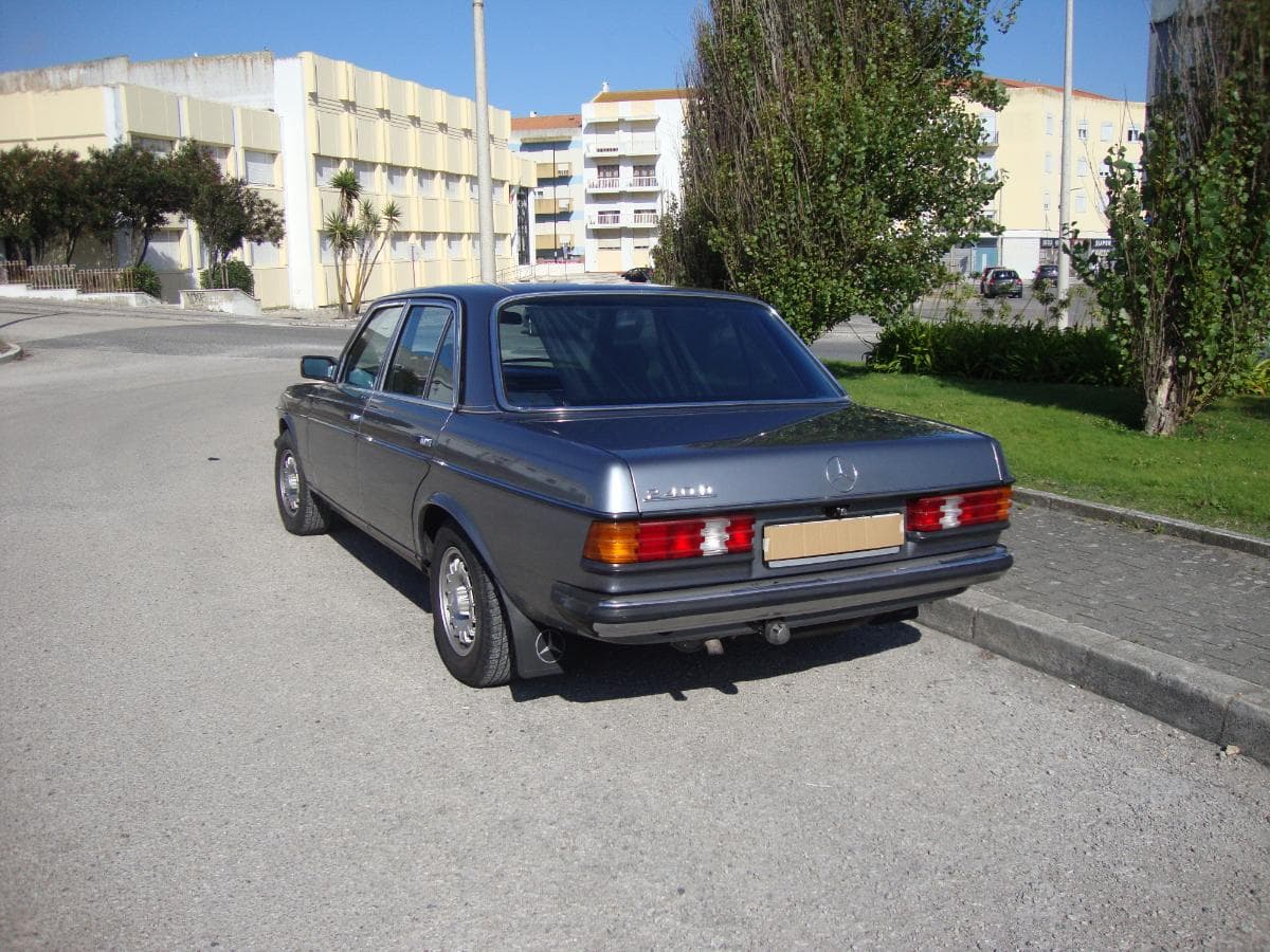 Mercedes-Benz 240 D — imagem 4