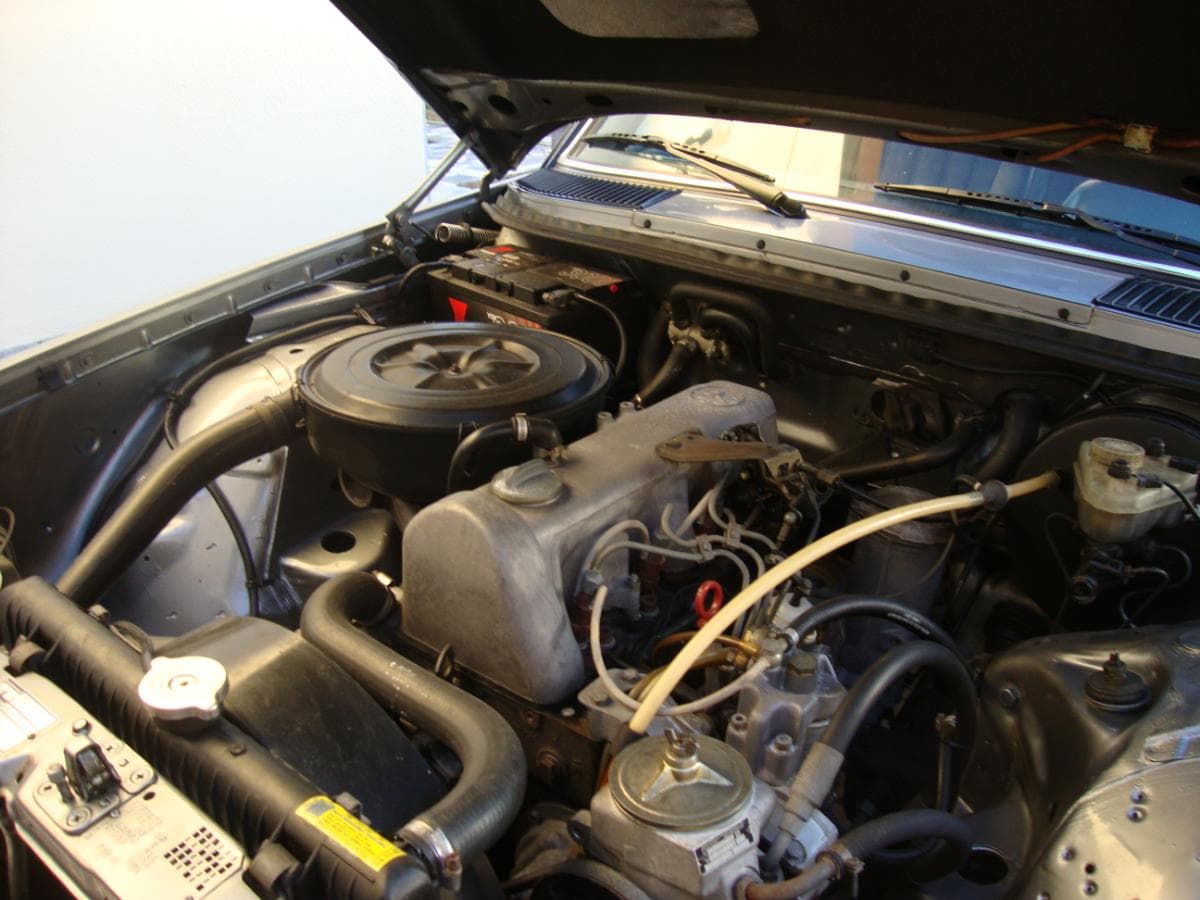 Mercedes-Benz 240 D — imagem 12