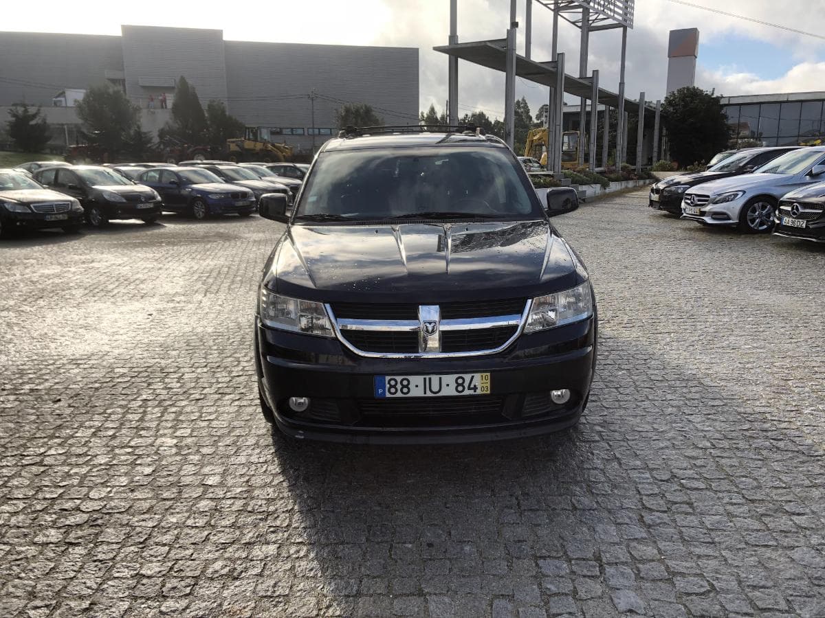 Dodge Journey MPV 2.0 CRD · Ano 2010 — imagem 2