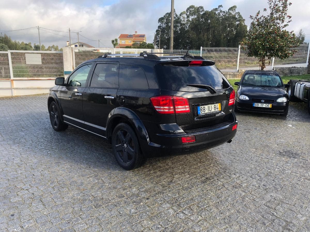 Dodge Journey MPV 2.0 CRD · Ano 2010 — imagem 6