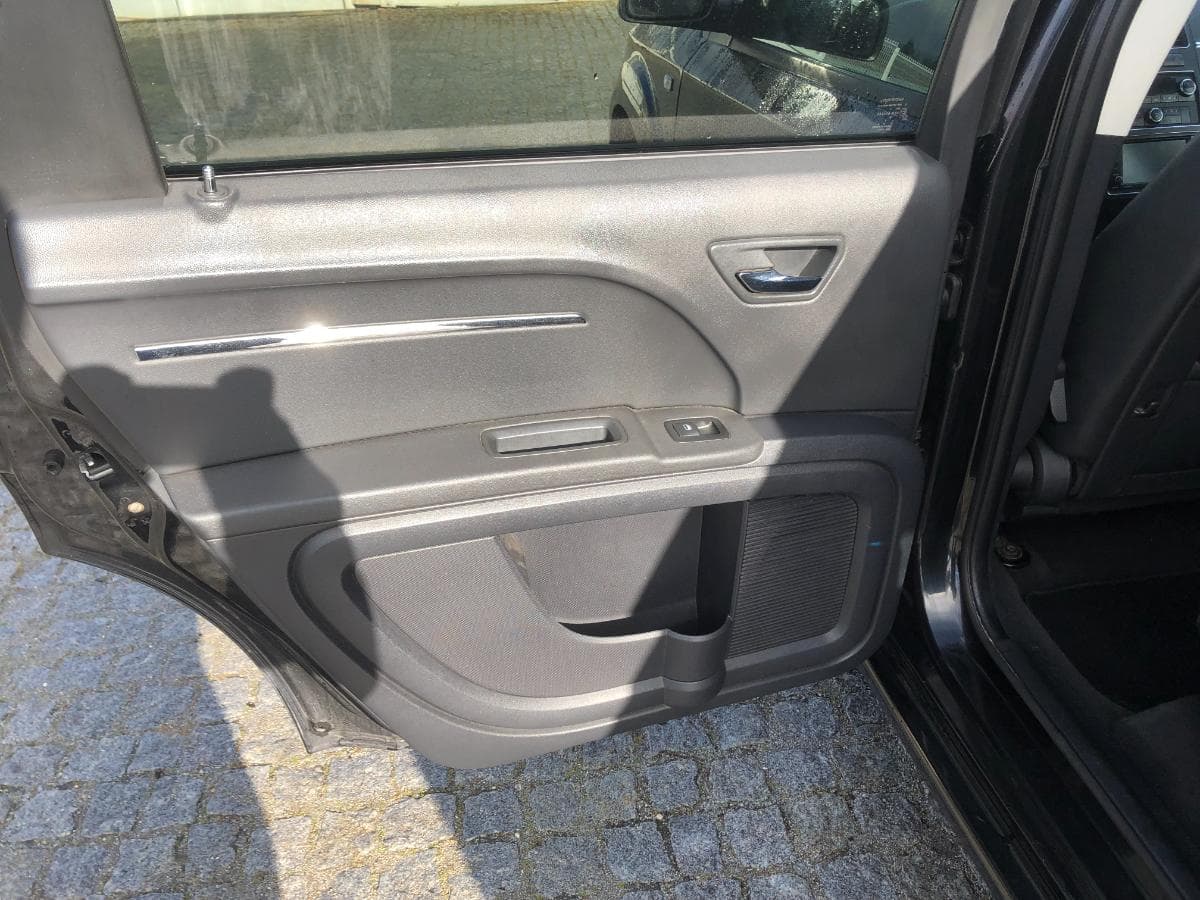 Dodge Journey MPV 2.0 CRD · Ano 2010 — imagem 47