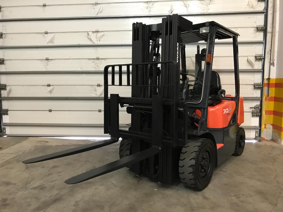 Empilhador Doosan D30 G 3000Kg — imagem 2