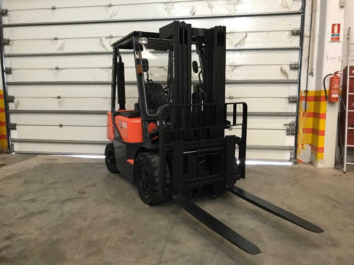 Empilhador Doosan D30 G 3000Kg — imagem 1
