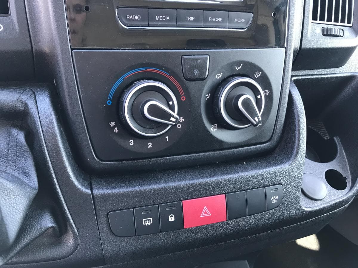 Peugeot Boxer 2.0 BlueHDI · Ano 2018 — imagem 20