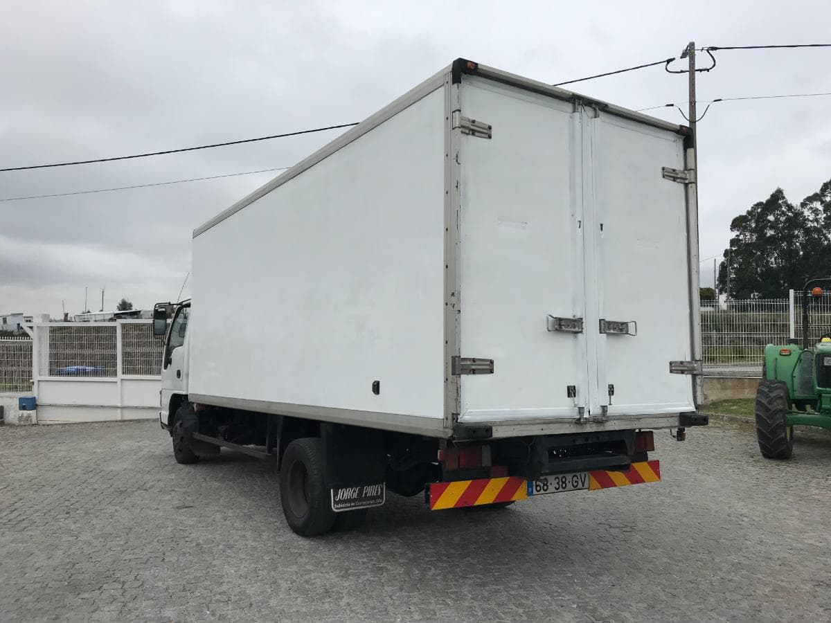 Isuzu NPR 65 Frigorifica · Ano 1996 — imagen 4