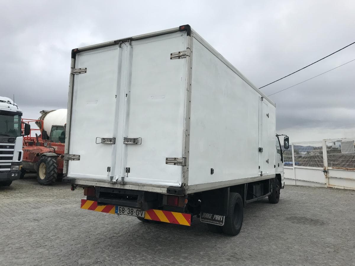 Isuzu NPR 65 Frigorifica · Ano 1996 — imagen 7