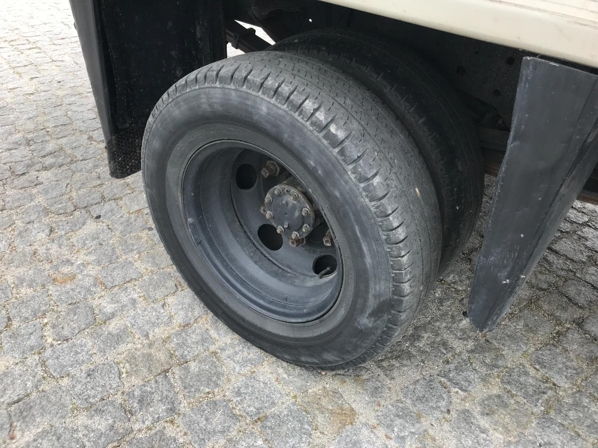 Isuzu NPR 65 Frigorifica · Ano 1996 — imagen 10