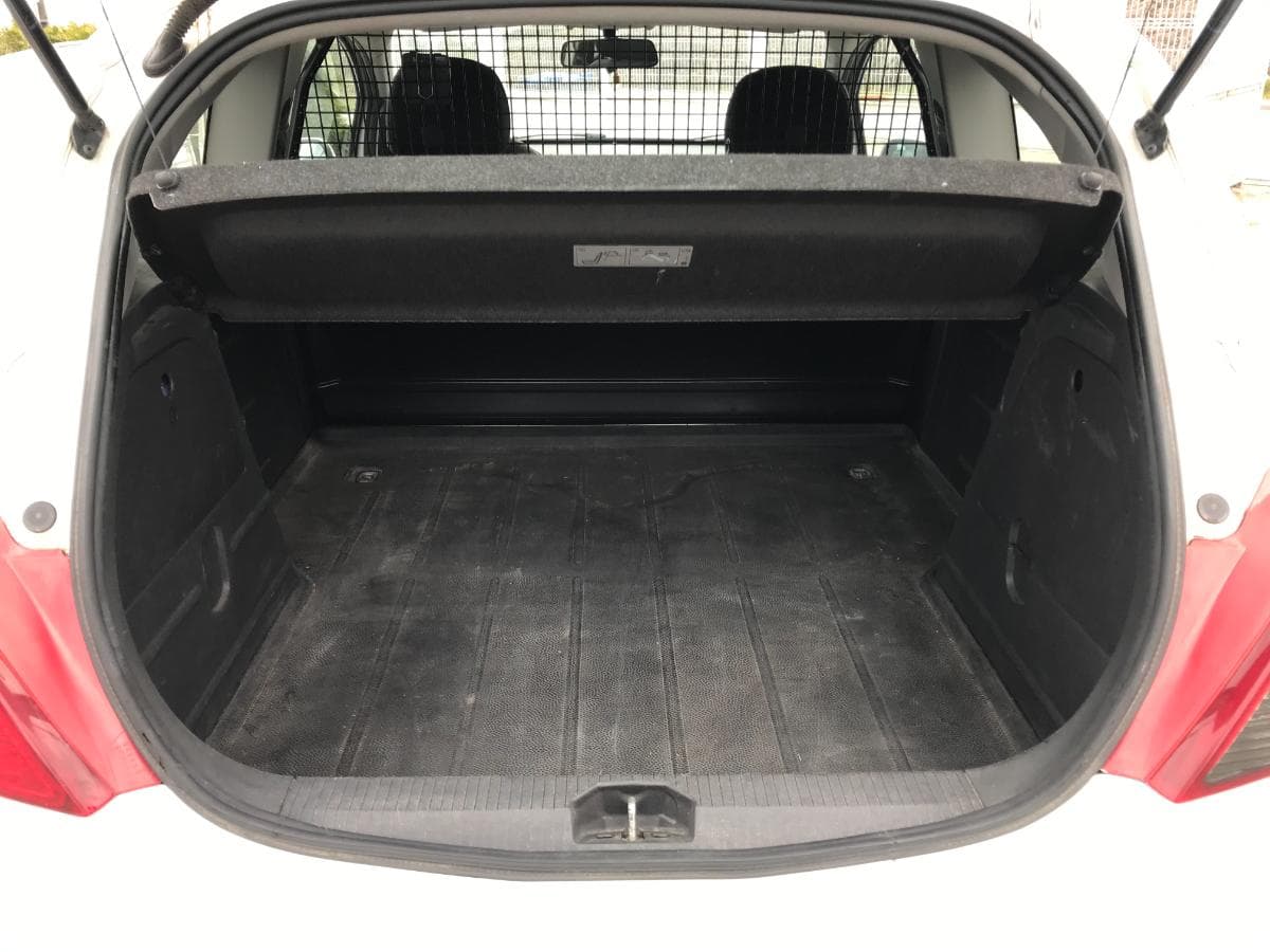 Opel Corsa 1.3 CDTI · Ano 2011 — imagen 6