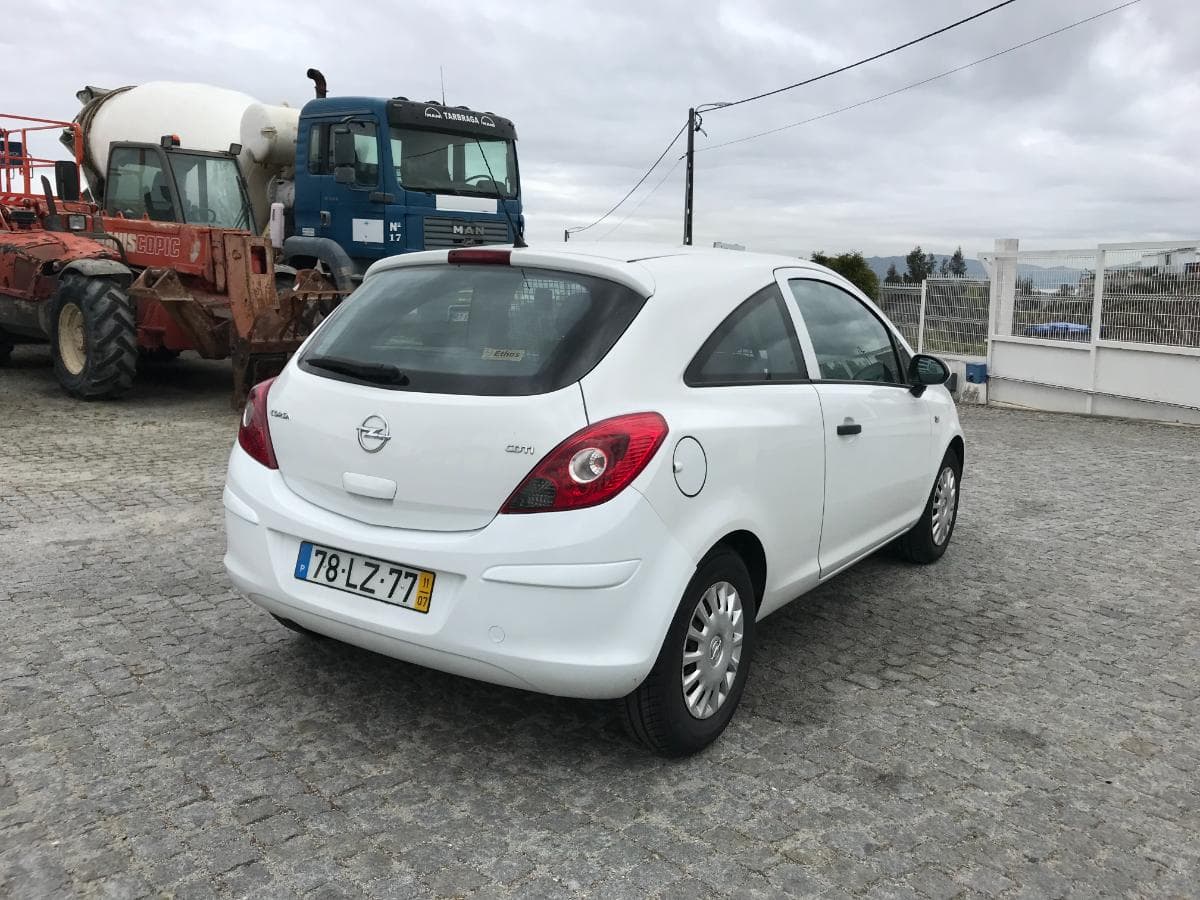 Opel Corsa 1.3 CDTI · Ano 2011 — imagen 4