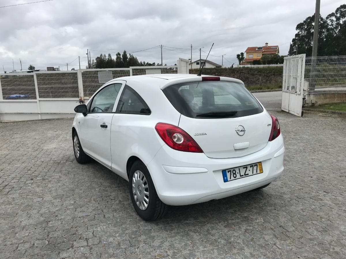 Opel Corsa 1.3 CDTI · Ano 2011 — imagen 8