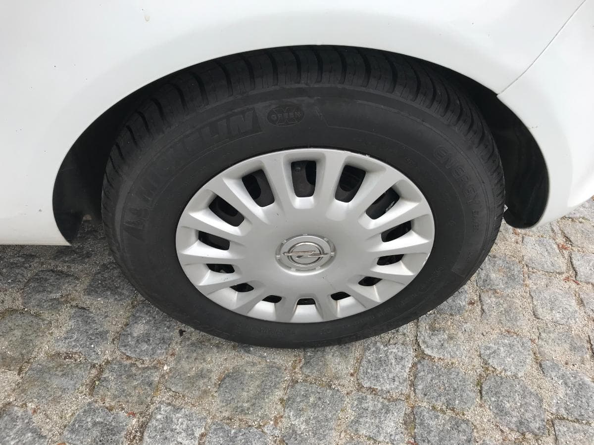 Opel Corsa 1.3 CDTI · Ano 2011 — imagen 13