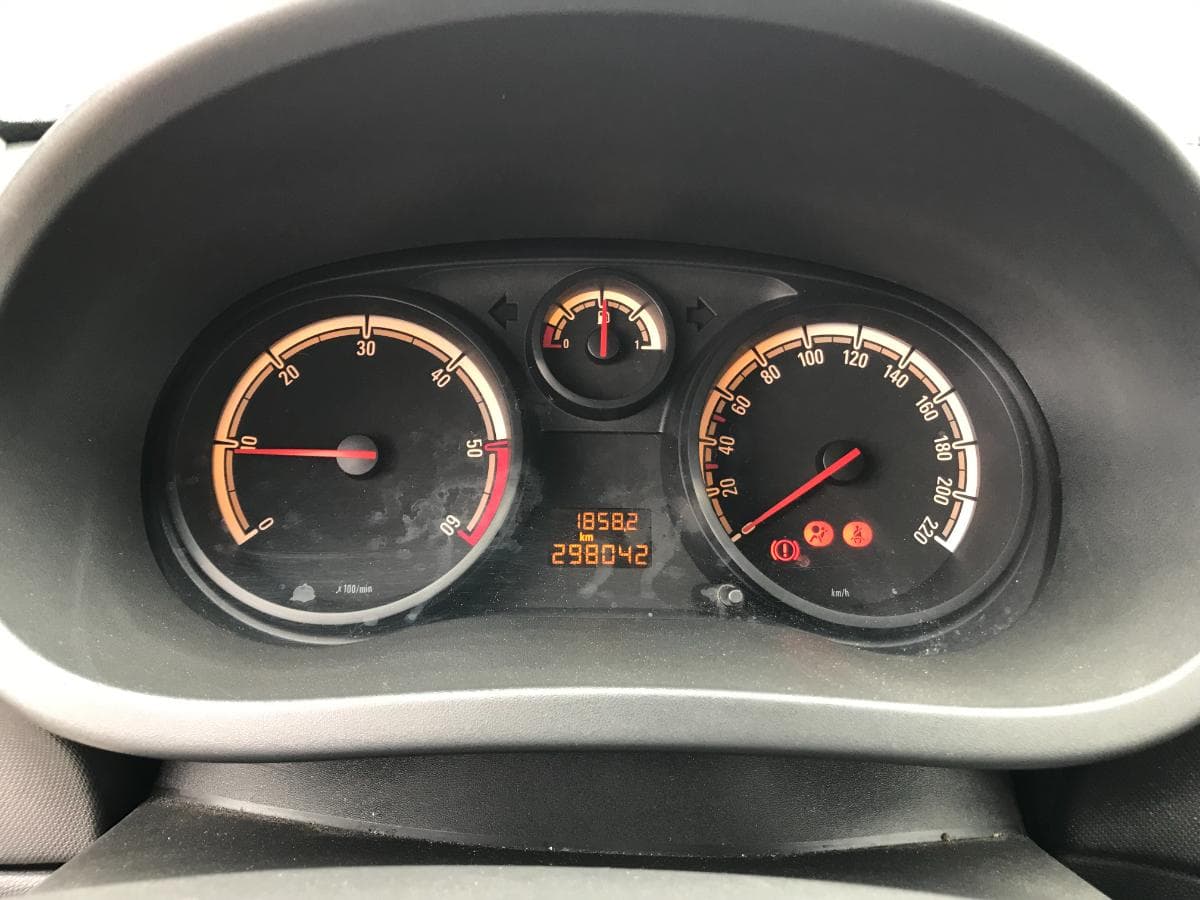 Opel Corsa 1.3 CDTI · Ano 2011 — imagen 18