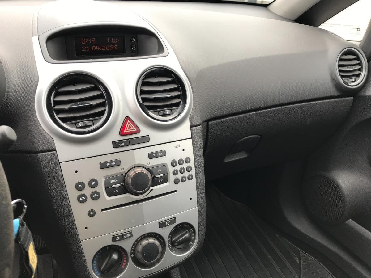 Opel Corsa 1.3 CDTI · Ano 2011 — imagen 21