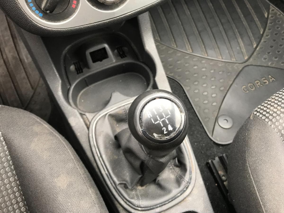Opel Corsa 1.3 CDTI · Ano 2011 — imagen 20