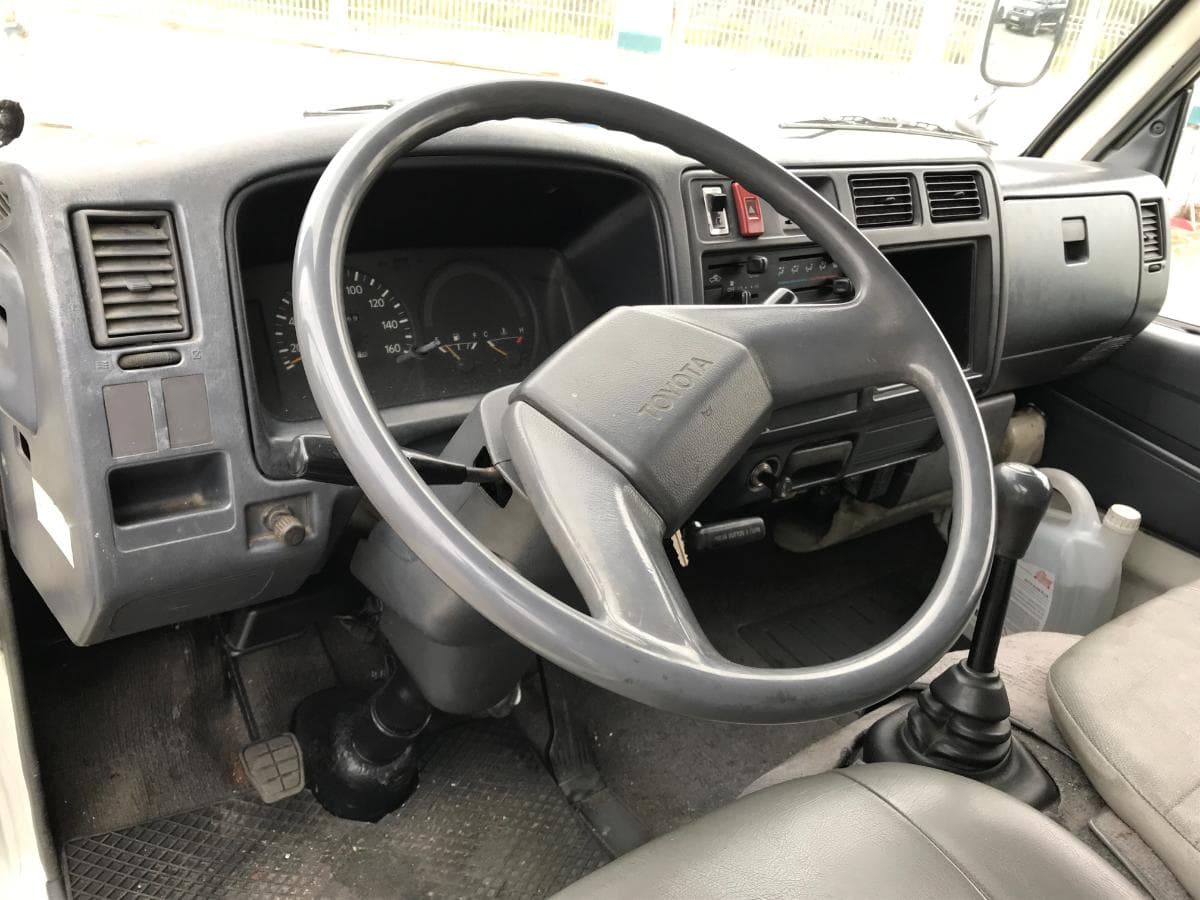 Toyota Dyna 150 · Ano 1996 — imagem 14
