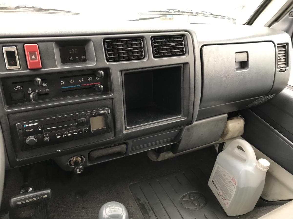 Toyota Dyna 150 · Ano 1996 — imagem 16