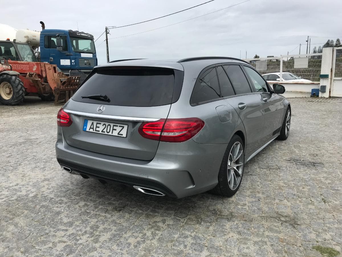 Mercedes-Benz C300 Bluetec Hybrid · Ano 2015 — imagem 5