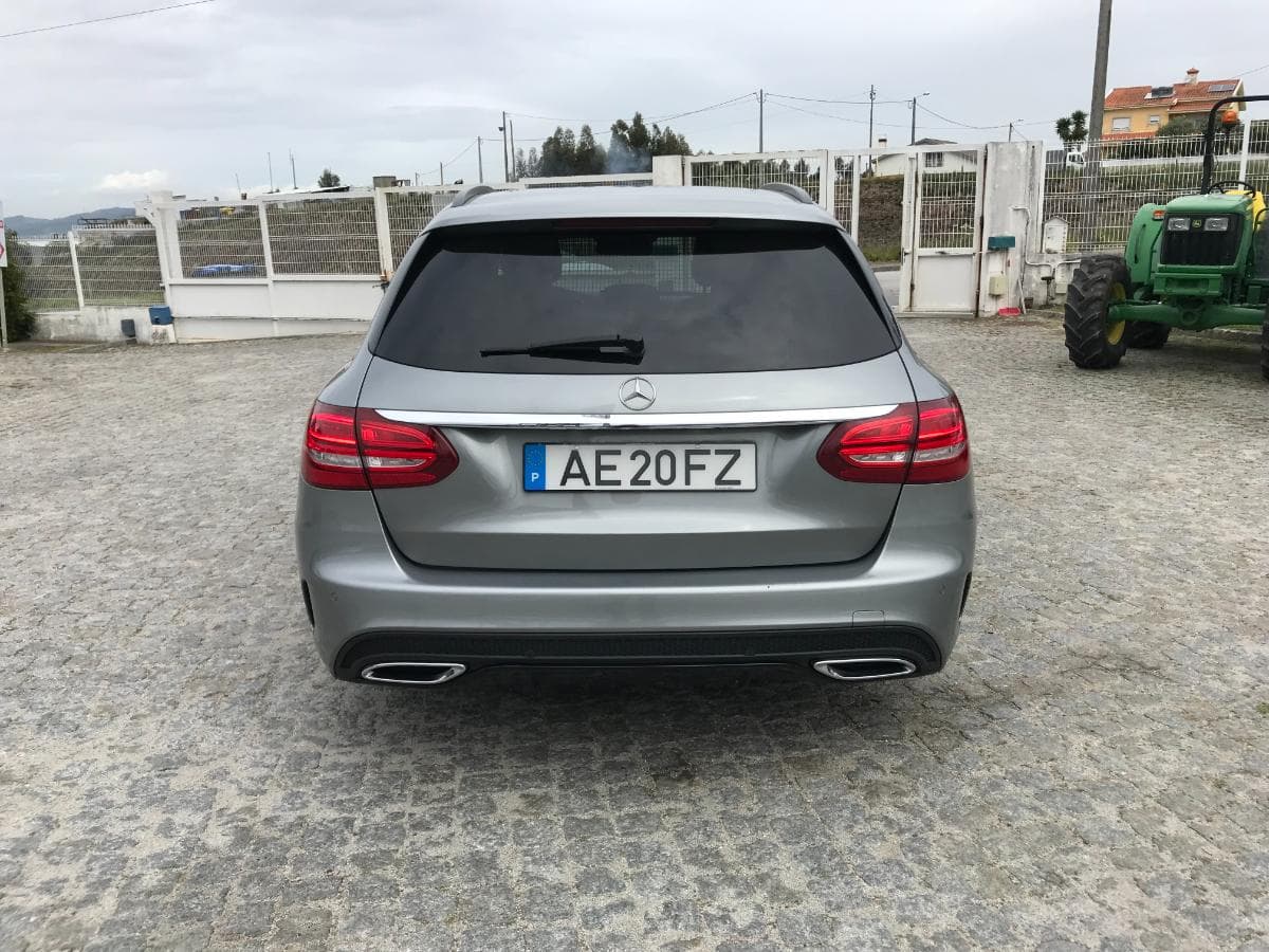 Mercedes-Benz C300 Bluetec Hybrid · Ano 2015 — imagem 9
