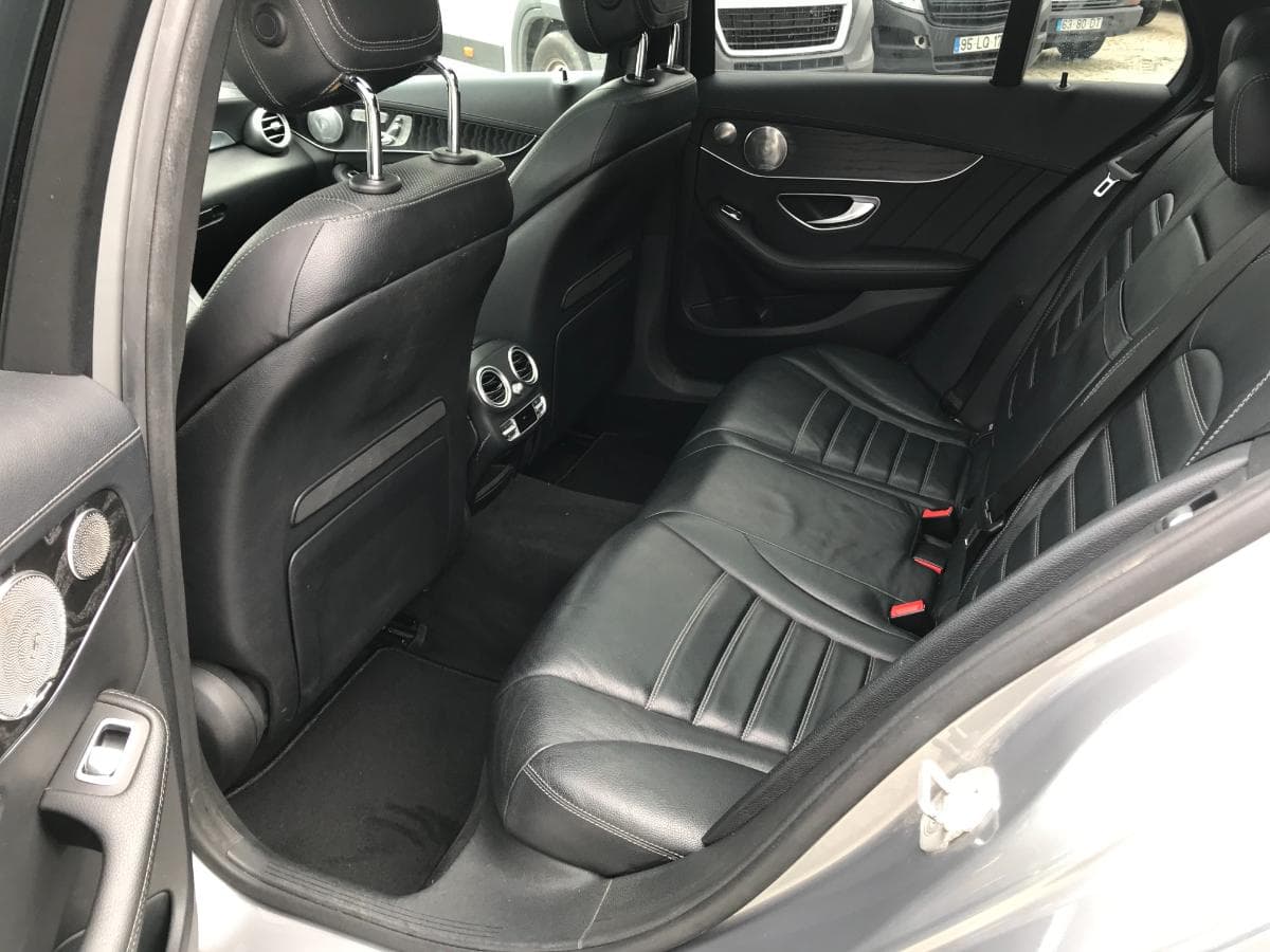 Mercedes-Benz C300 Bluetec Hybrid · Ano 2015 — imagem 28
