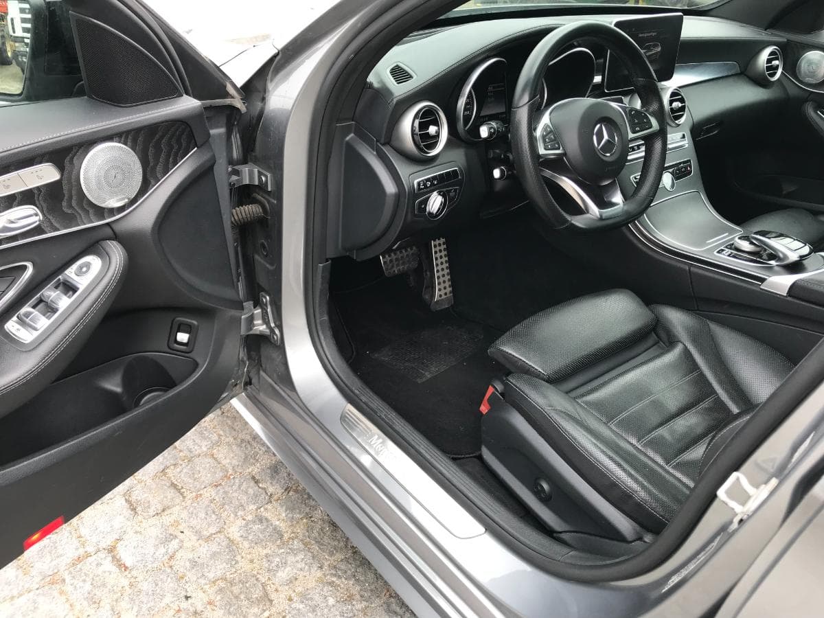 Mercedes-Benz C300 Bluetec Hybrid · Ano 2015 — imagem 19