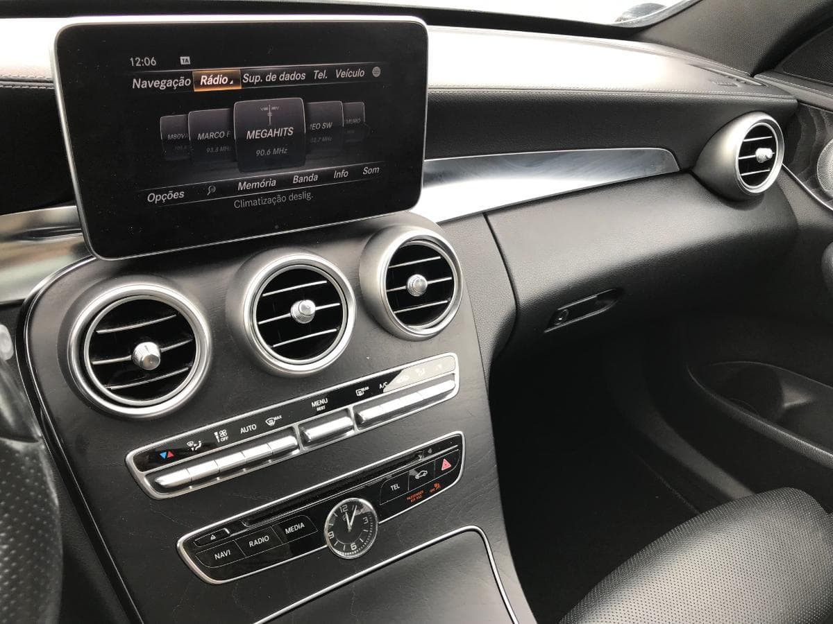 Mercedes-Benz C300 Bluetec Hybrid · Ano 2015 — imagem 36