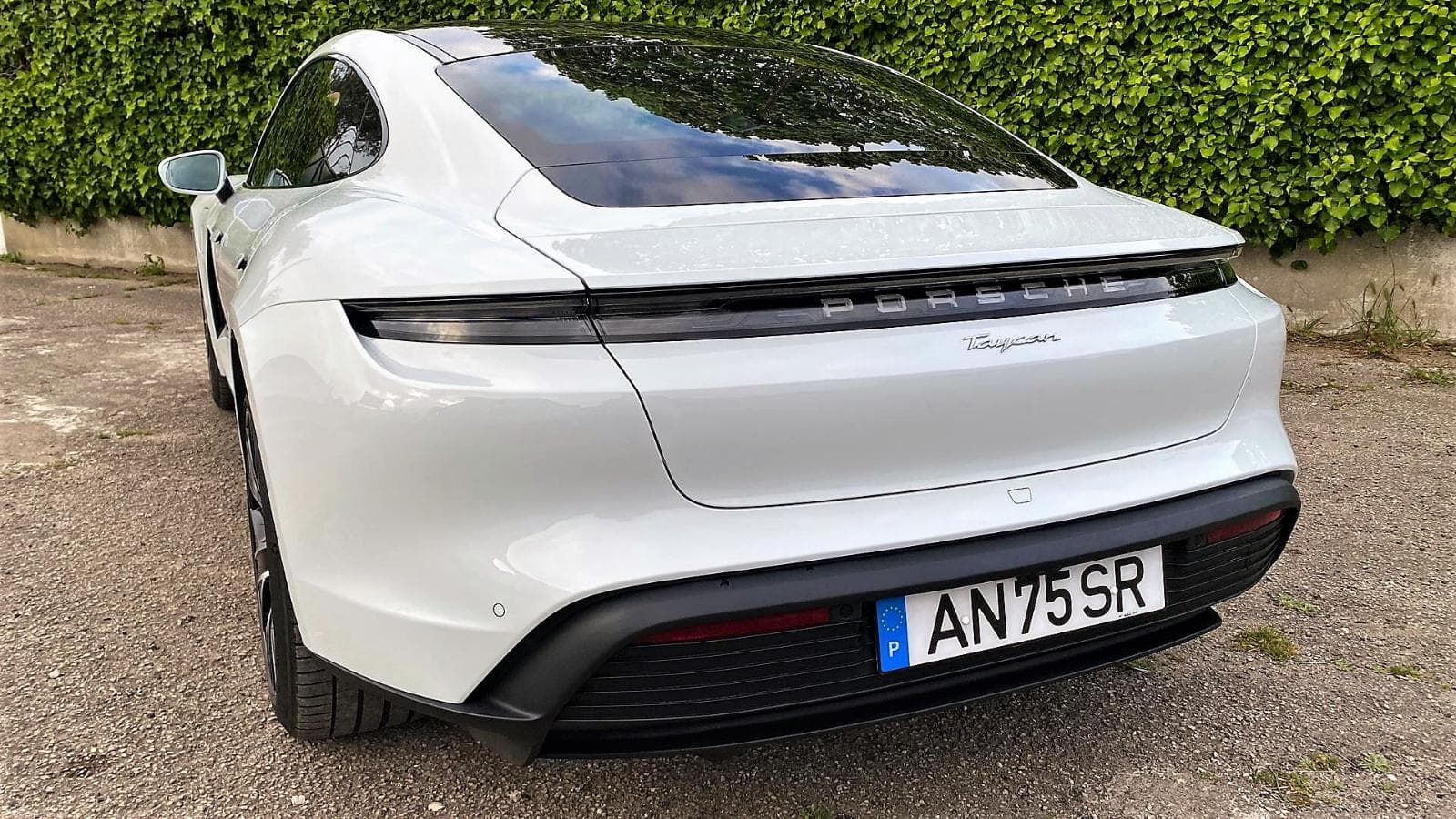 Porsche Taycan — imagem 4