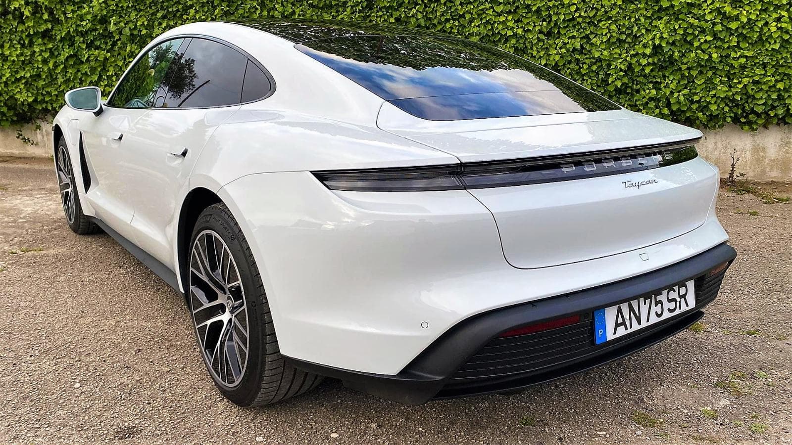 Porsche Taycan — imagem 5