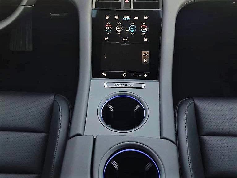 Porsche Taycan — imagem 14